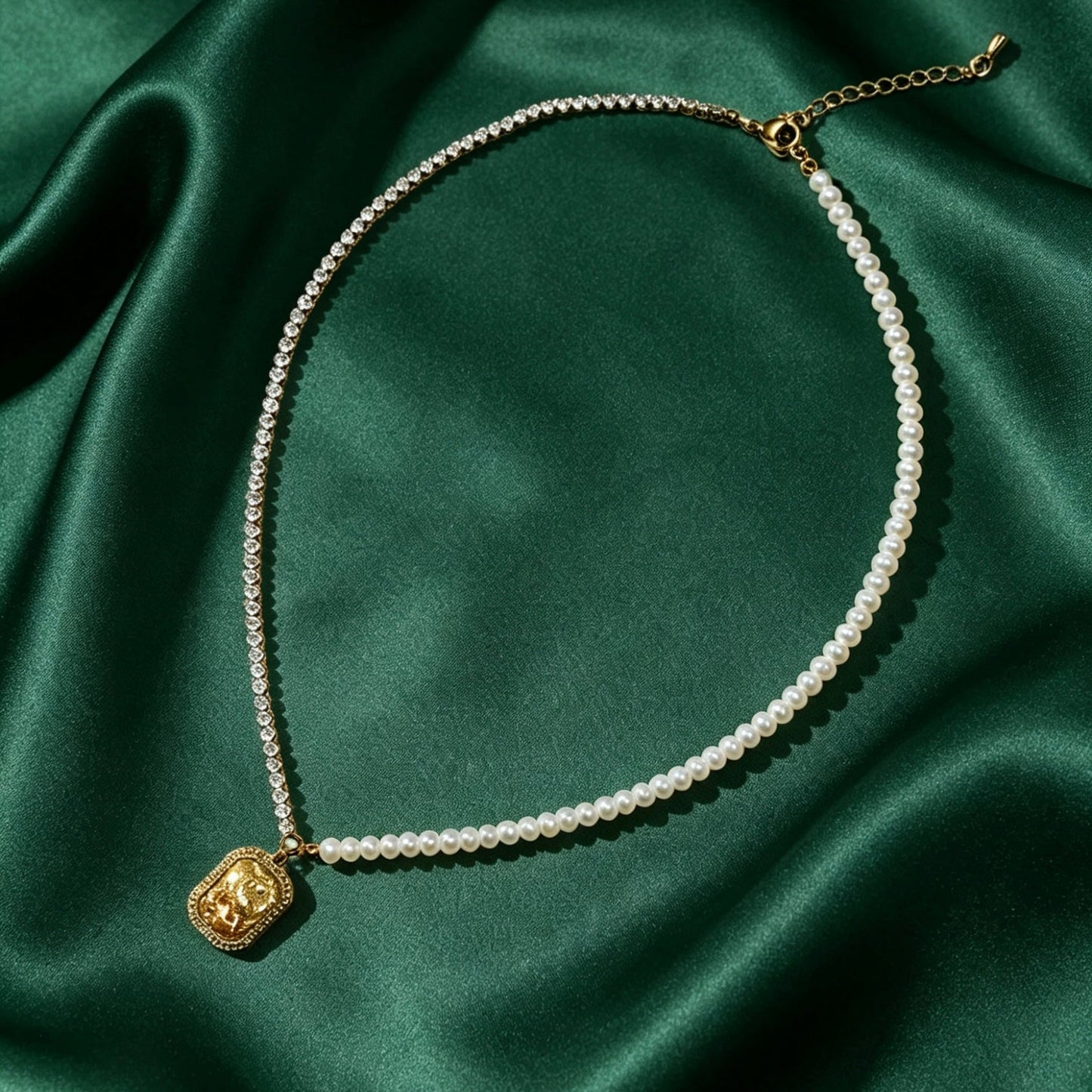 Collier Clara