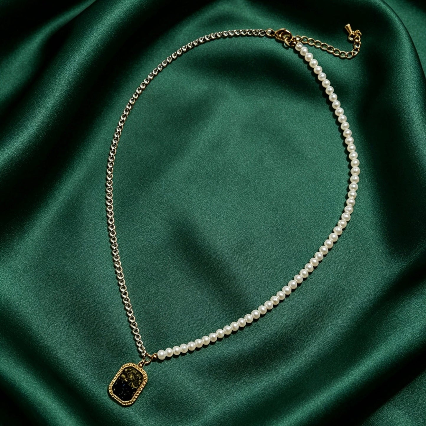 Collier Clara